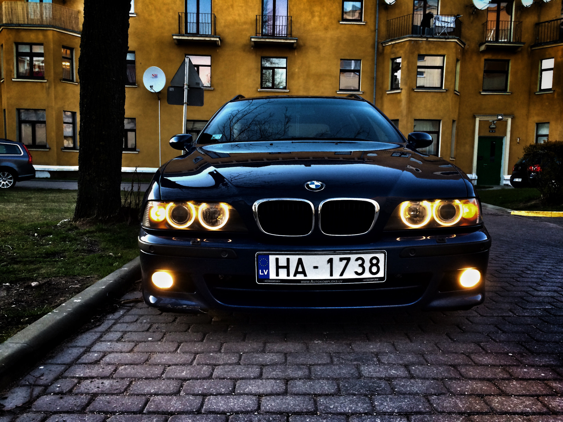 E look. Американ лук е39. BMW e39 American look. American look e39 дорест. БМВ 39 Американ лук.