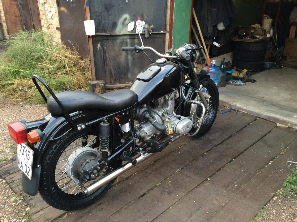 Доработка мотоцикл урал. Мотоцикл урал с двигателем 125. Ремонт мотоцикла урал своими руками. Маятниковая вилка на мотоцикл урал. Разобранный мотоцикл урал.