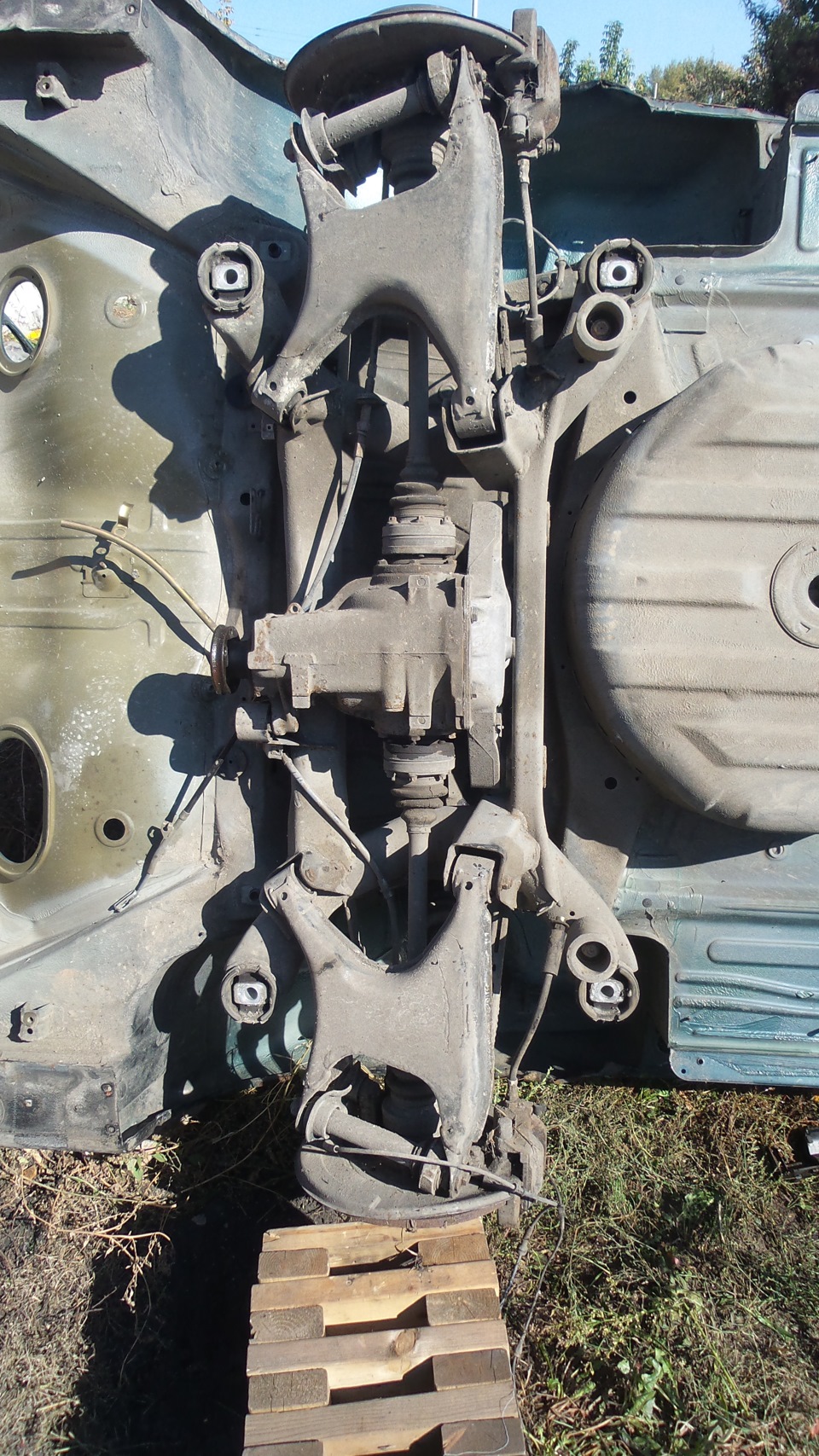 Трубы для рамы, задний мост, сорваная спина, и немного шпатлевки ...