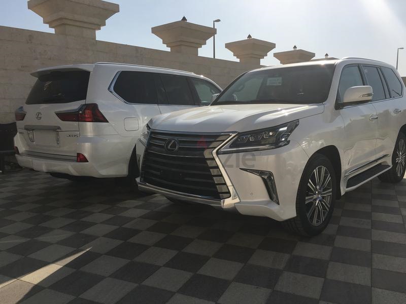 Lexus LX 570 2017 Р±РµР»С‹Р№