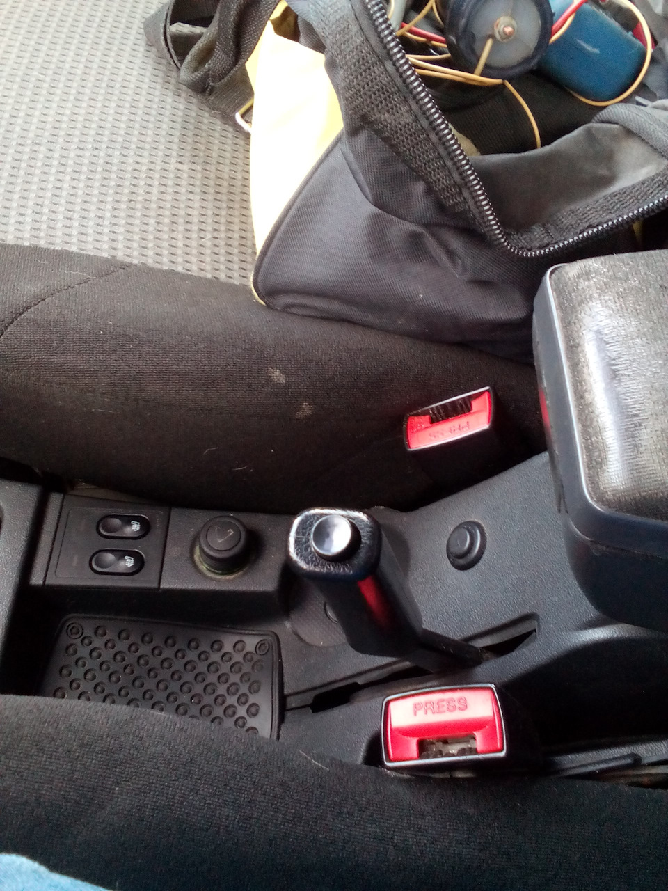 Ручник — Lada Приора седан, 1,6 л, 2009 года | поломка | DRIVE2