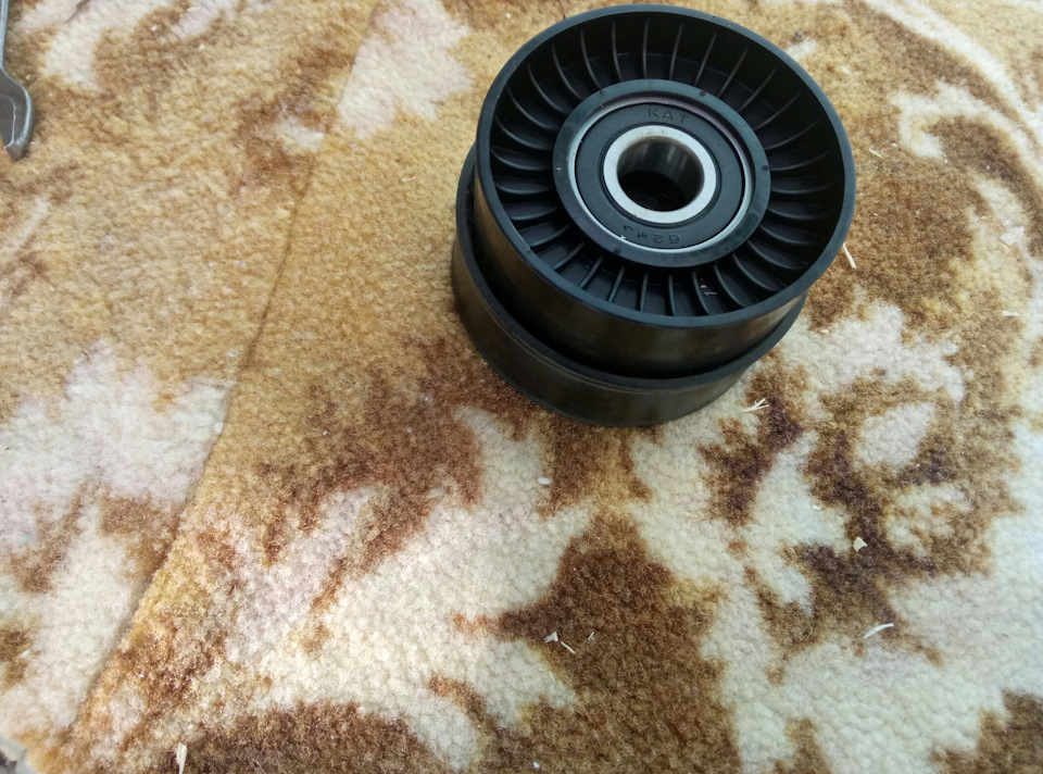 Замена натяжного ролика ремня генератора — DRIVE2