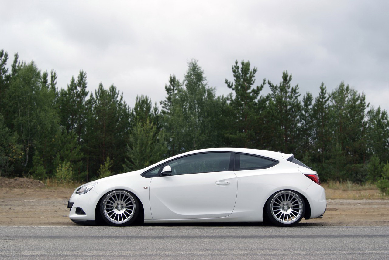 Opel Astra GTC J обвес