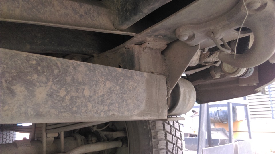 Ремонтные работы и трещина в раме