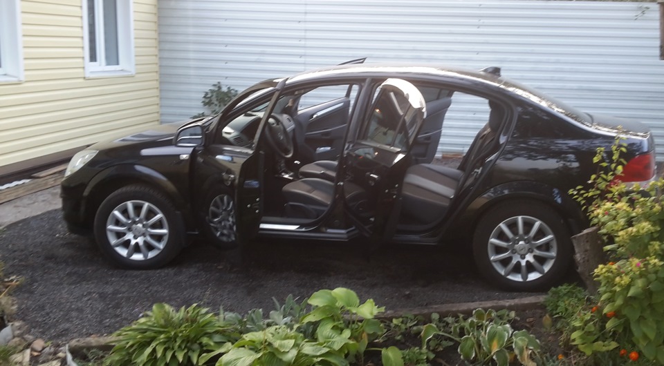 плавник на крышу — Opel Astra H, 1,8 л, 2012 года | аксессуары | DRIVE2