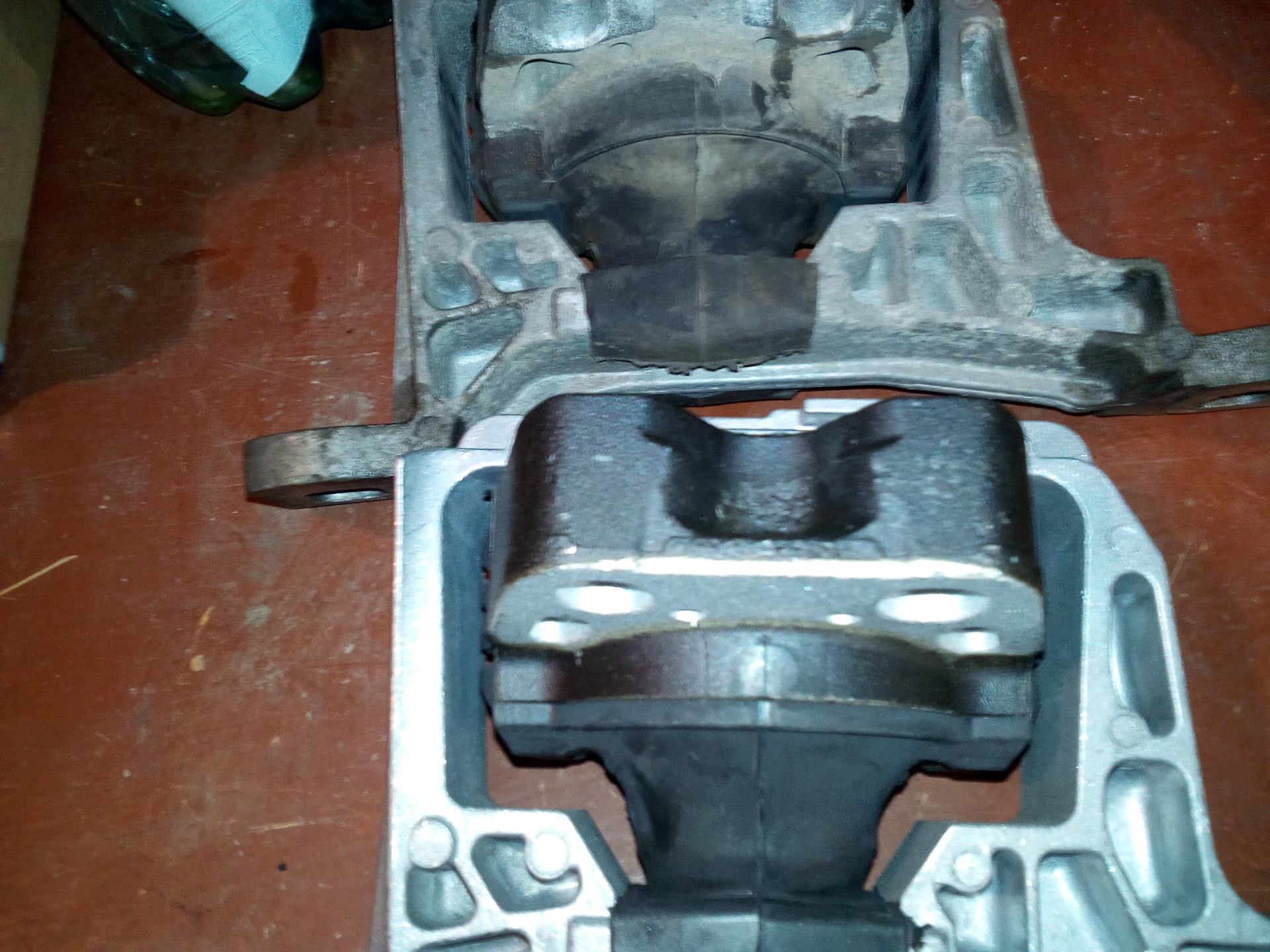 Гидроопора двигателя — Ford Focus II Wagon, 1,8 л, 2011 года | своими ...