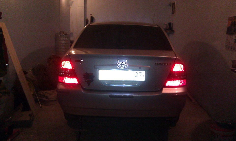 значок с подсветкой — Toyota Corolla (120), 1,5 л, 2002 года ...
