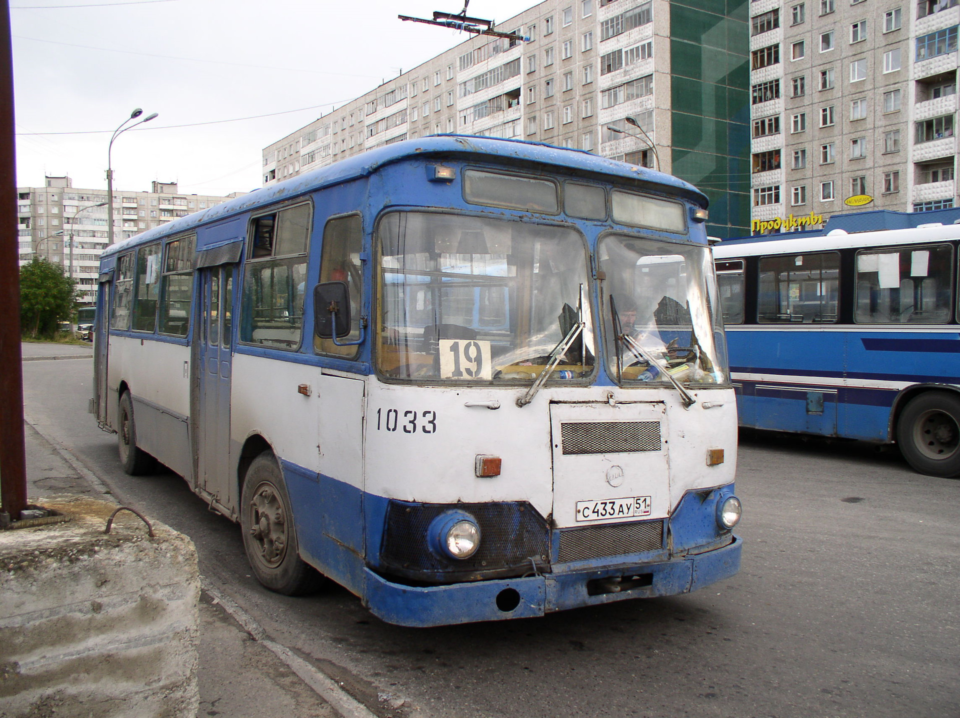 19 автобус мурманск. ЛИАЗ 677 Мурманск. Автобус ЛИАЗ Мурманск. Автобус 19 ЛИАЗ. ЛИАЗ 677 Луноход.