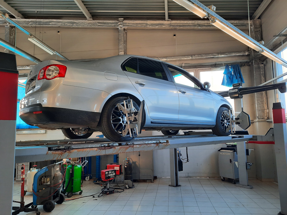 Фото в бортжурнале Volkswagen Jetta V