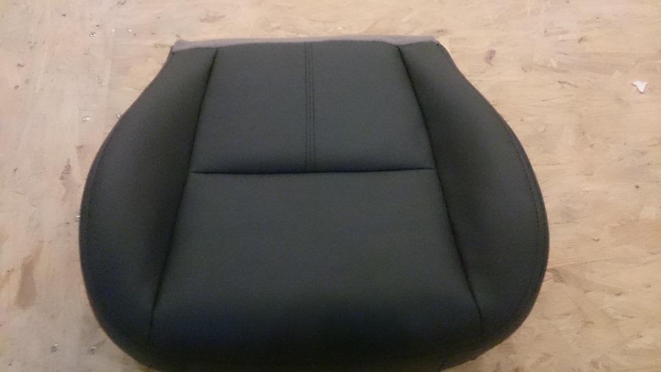 низ — Chrysler Neon (2G)