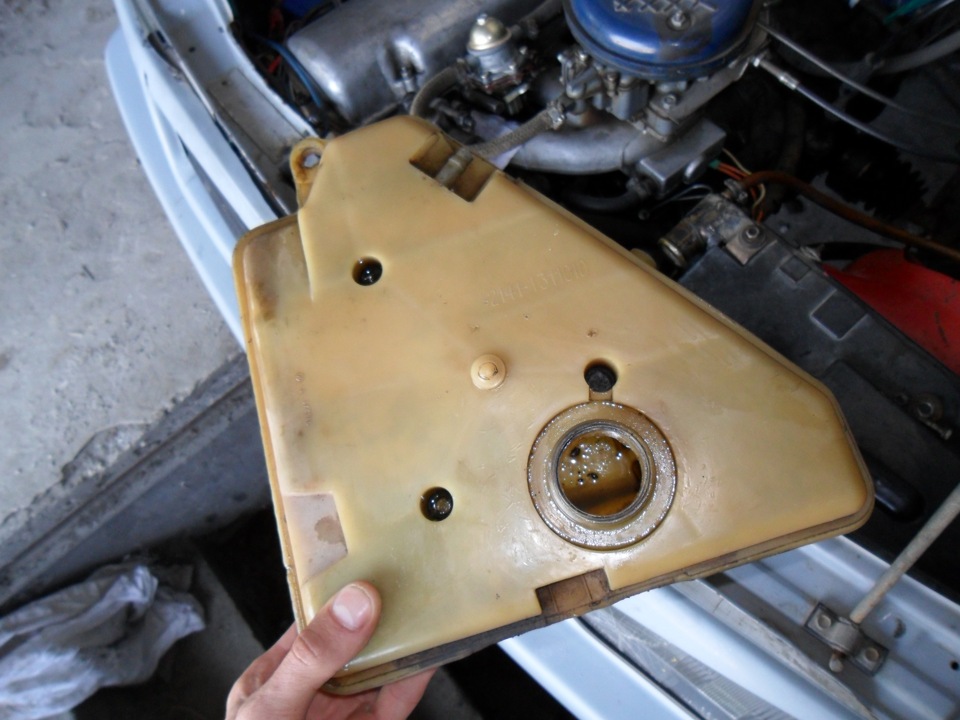 Потек верхний патрубок… — Москвич 2141, 1,5 л, 1991 года | своими ...