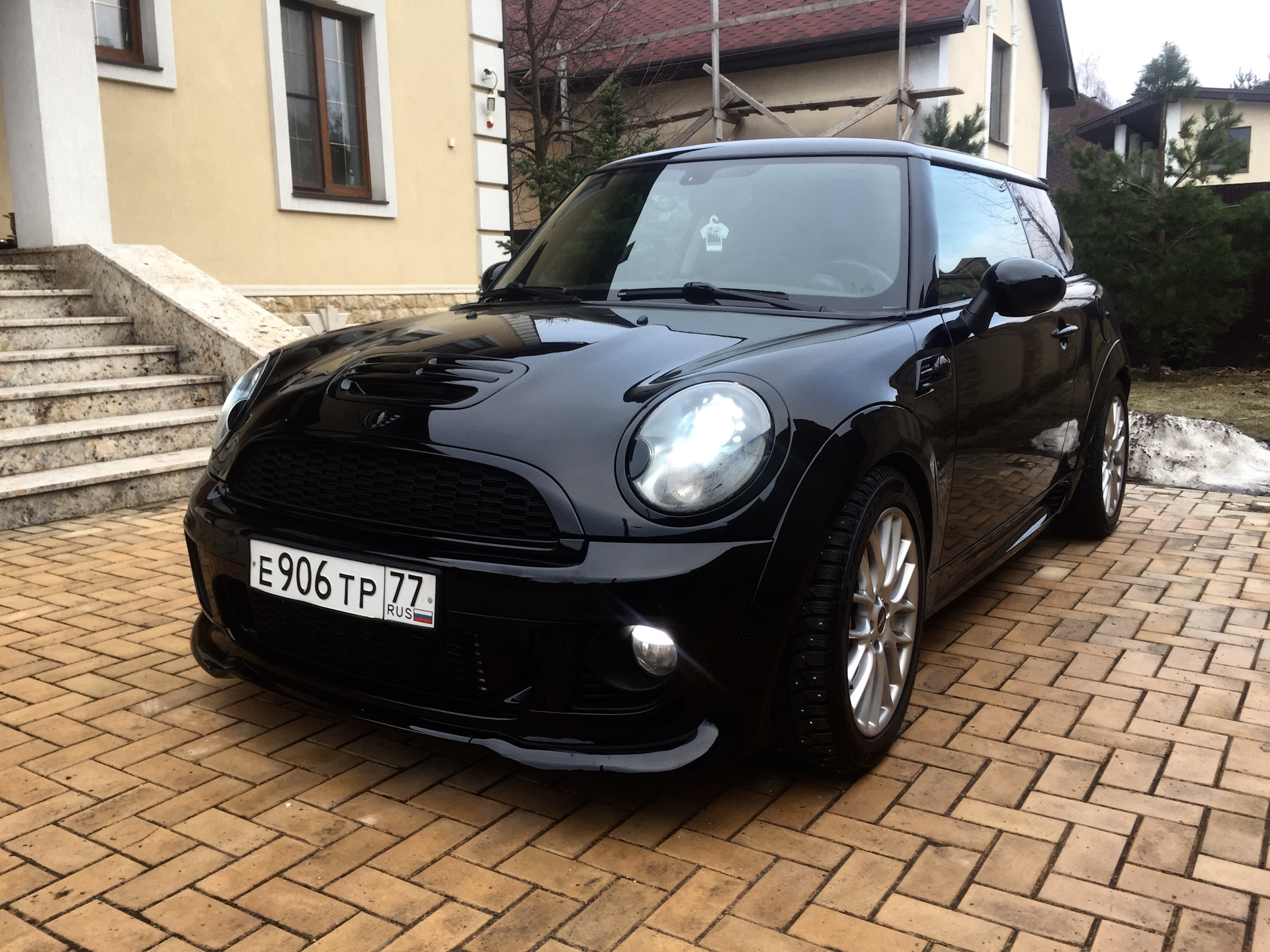 Отзывы владельцев мини. Mini Cooper s 2007. Mini Cooper s r56. Mini Cooper s r56 Black line. Mini Cooper s II.