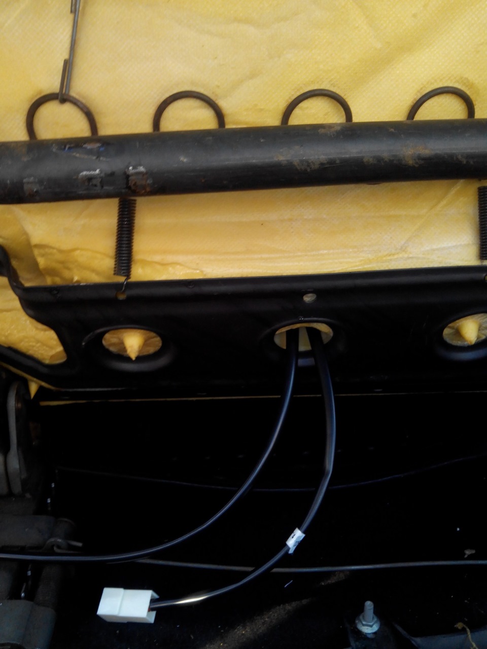 Подогрев сидений — Lada Приора хэтчбек, 1,6 л, 2012 года | электроника ...