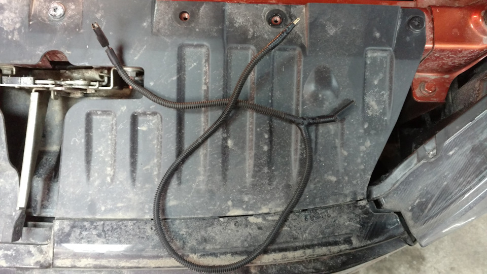 Прошу оценить степень засранности подкапотки… За месяц! — Lada Vesta SW Cross (1G)