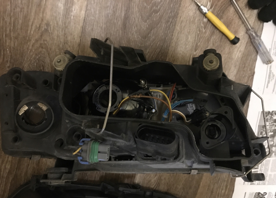 Вообщем — факт колхоза на лицо, а вот что сподвигло тюненигстов на данное решение, пока не ясно. — Audi Allroad (C5)