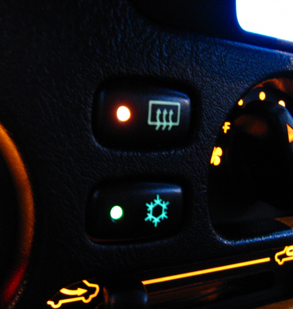 Кнопочки вблизи — Mitsubishi Colt V