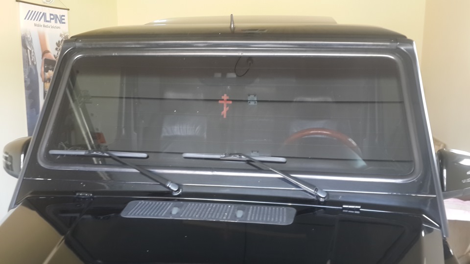 Стекла на гелик. Рамка лобового стекла Мерседес w463. Рамка лобового стекла Mercedes w463. W463 рамка лобового стекла лужение. Крышка лобового стекла w463.