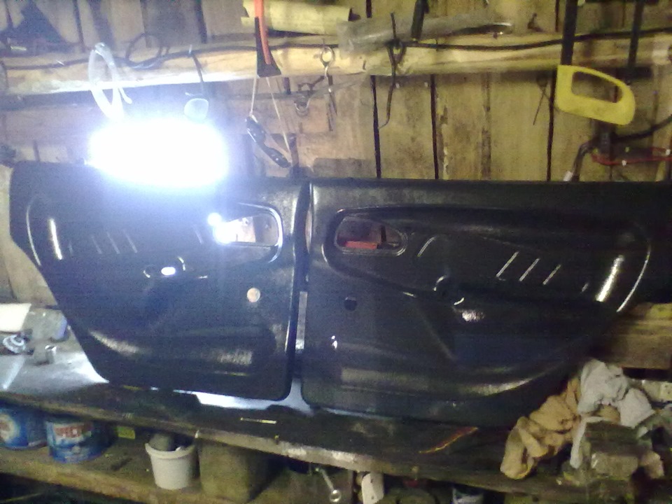 Т.О задних дверей или лезем в дверь так как не закрывают активаторы ...