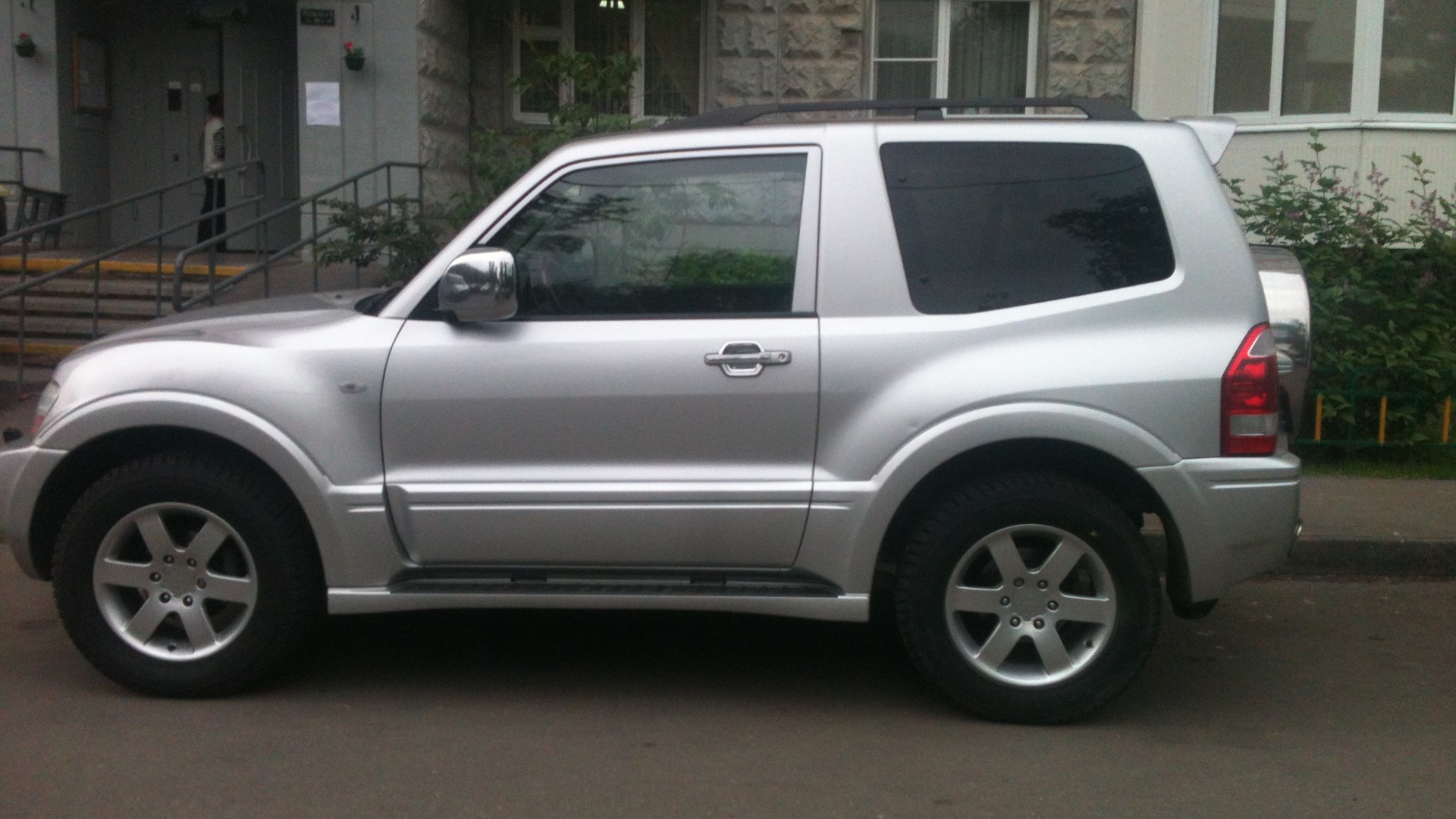 Паджеро 3 2003. Mitsubishi Pajero 3 Exclusive. Паджеро 3 эксклюзив 2005. Мицубиси Паджеро 3 3 дверный. Паджеро трехдверный 3 л.