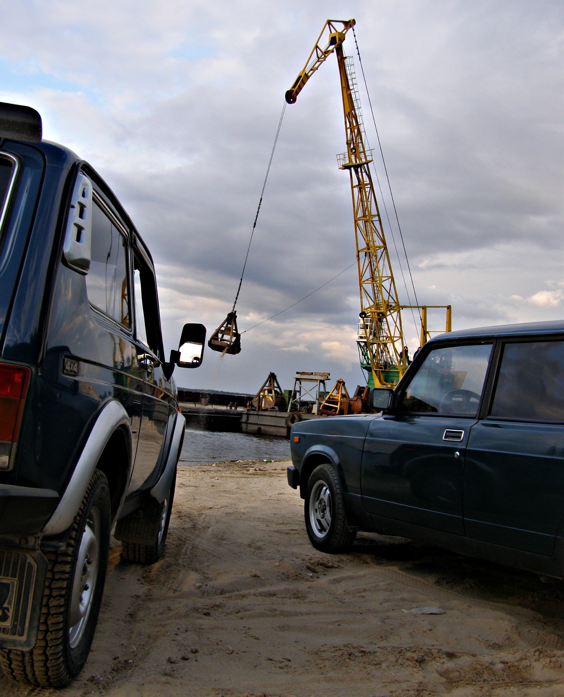 фотосет с друзьями, берег реки Волга! — Lada 2104, 1,5 л, 2002 года |  фотография | DRIVE2