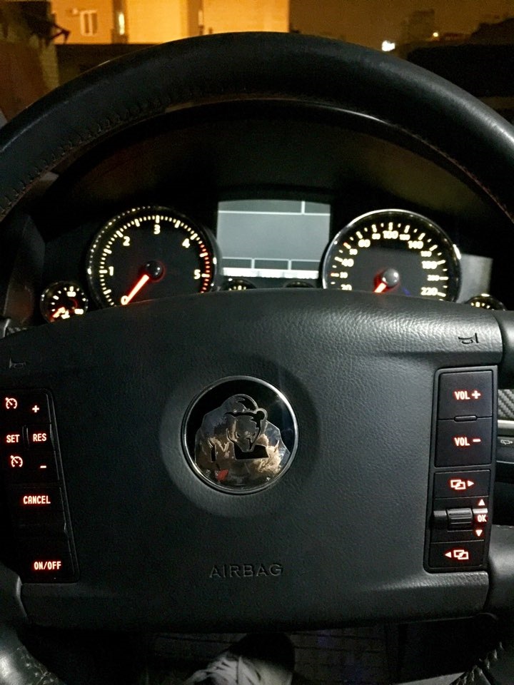 Наклейка Hofele на руль и шиномонтаж в РЛД — Volkswagen Touareg (1G), 2 ...