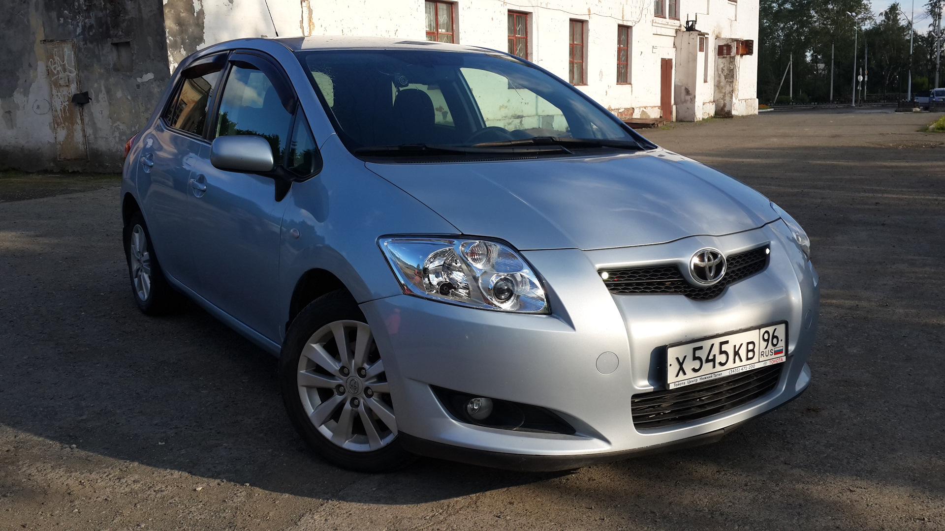 Дром аурис. Тойота аурис 1.6 2007. Toyota Auris e15. Toyota Auris 2000. Тойота аурис 2007 года.