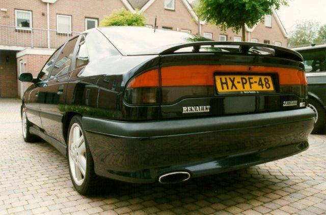 Характеристики Renault Safrane Biturbo 5дв. хэтчбек, 268 л.с, 5МКПП, 1995 – 1996 г.в.