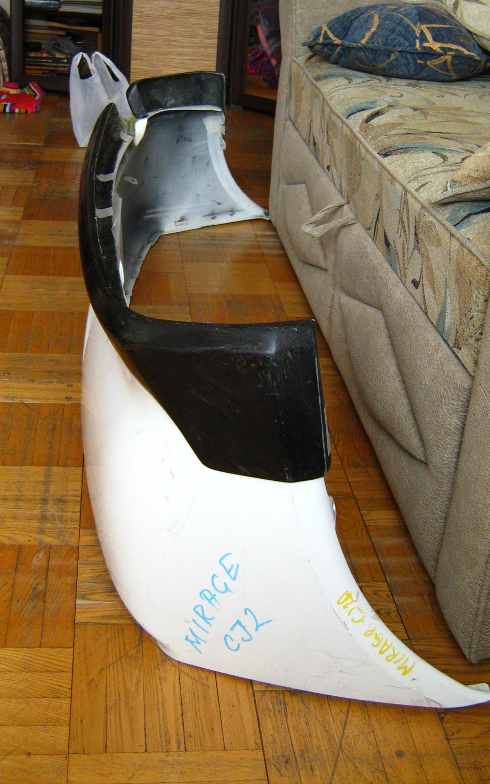 И с другой — Mitsubishi Colt V