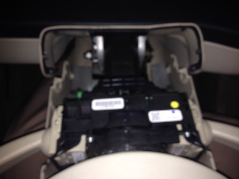 Не работает кнопка сброса. Сега с двумя кнопками. Ремонт кнопка сброса. Кнопка reset kia. Кнопка трип на киа рио 2.