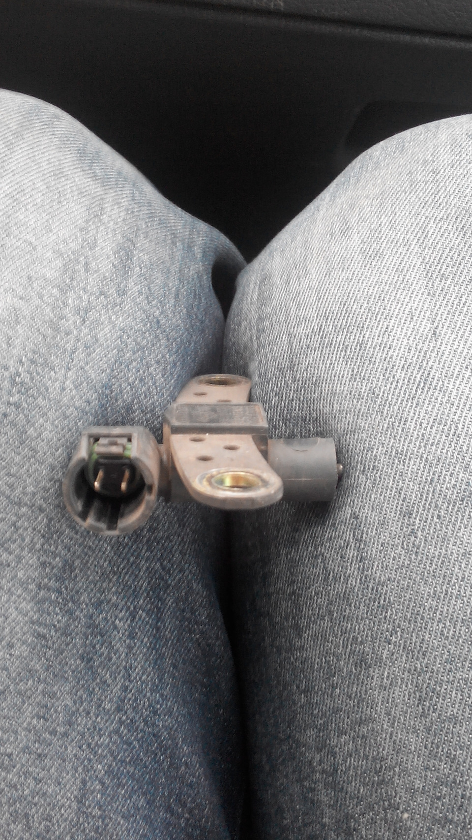 Номер разъема ДПКВ.ну могу найти((( — Renault Logan (1G), 1,6 л., 2006 ...