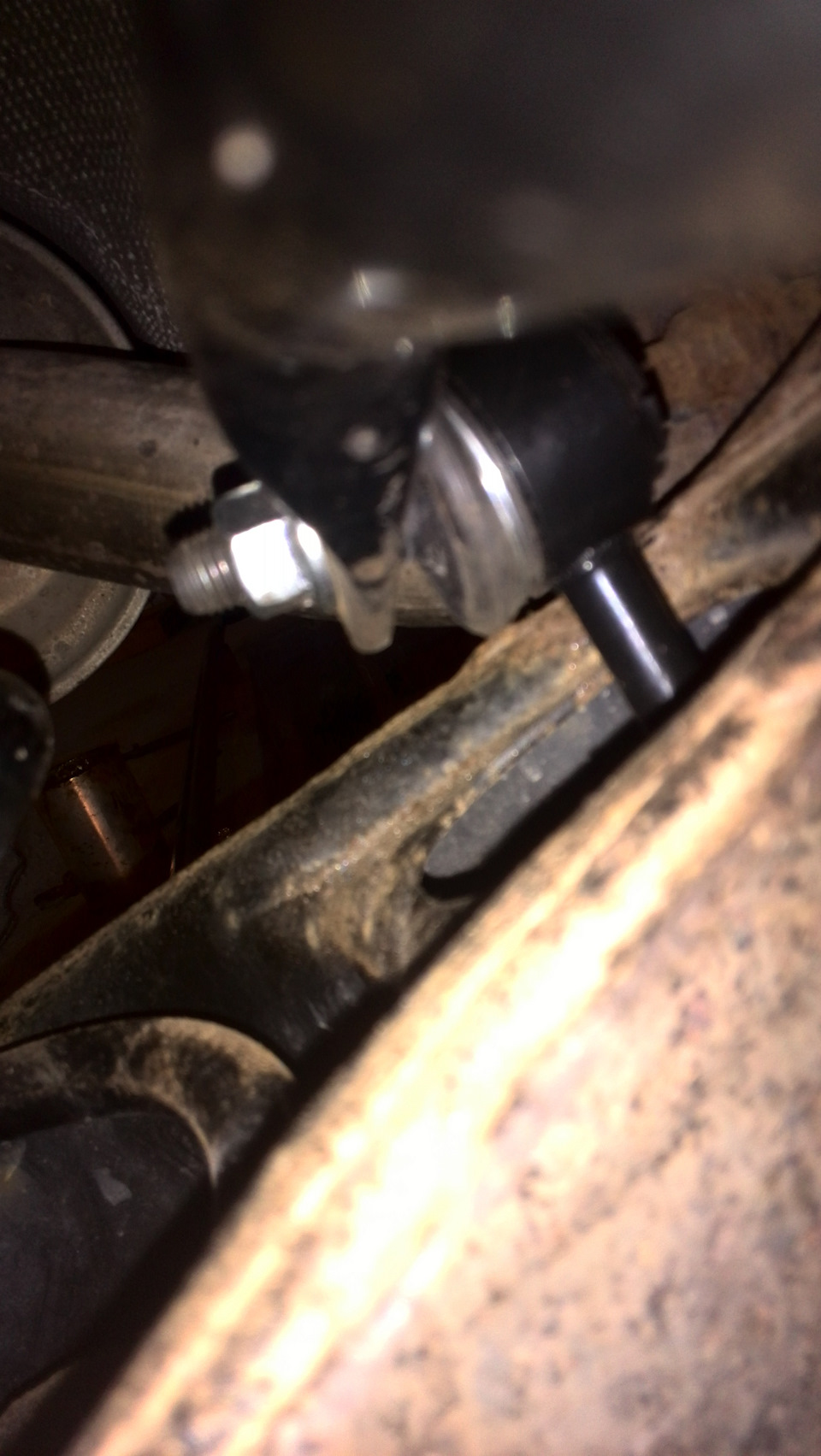 Замена задней стойки стабилизатора и задних тормозных колодок — Mazda 6 ...