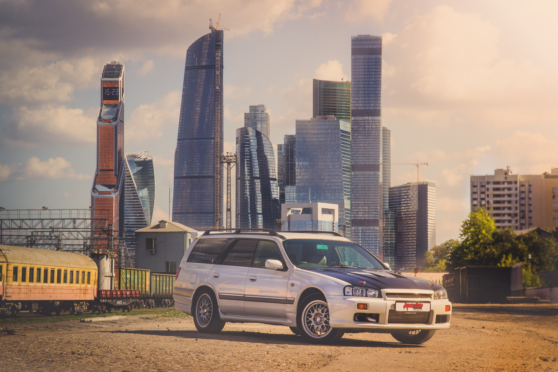 Джапанкарс. JDM авто на фоне Москва Сити. Japan cars b42000jc фото