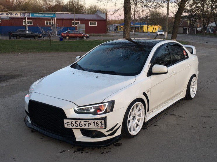 Mitsubishi Lancer Evolution x оклейка