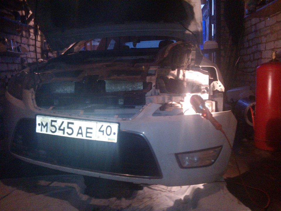 замена лампочки противотуманки и самопальные реснички! — Ford Mondeo IV ...