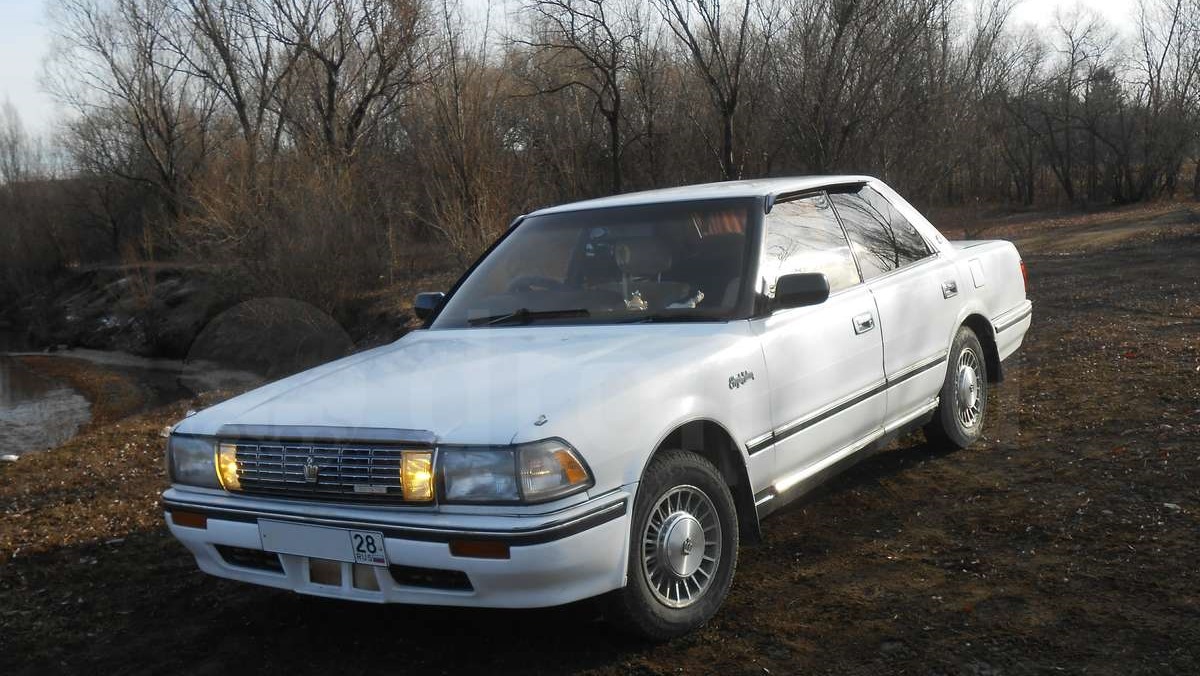 Лари краун. Toyota Crown s130. Тойота Краун 130. Тойота Кроун 130 кузов. Тойота Краун 1993 года.