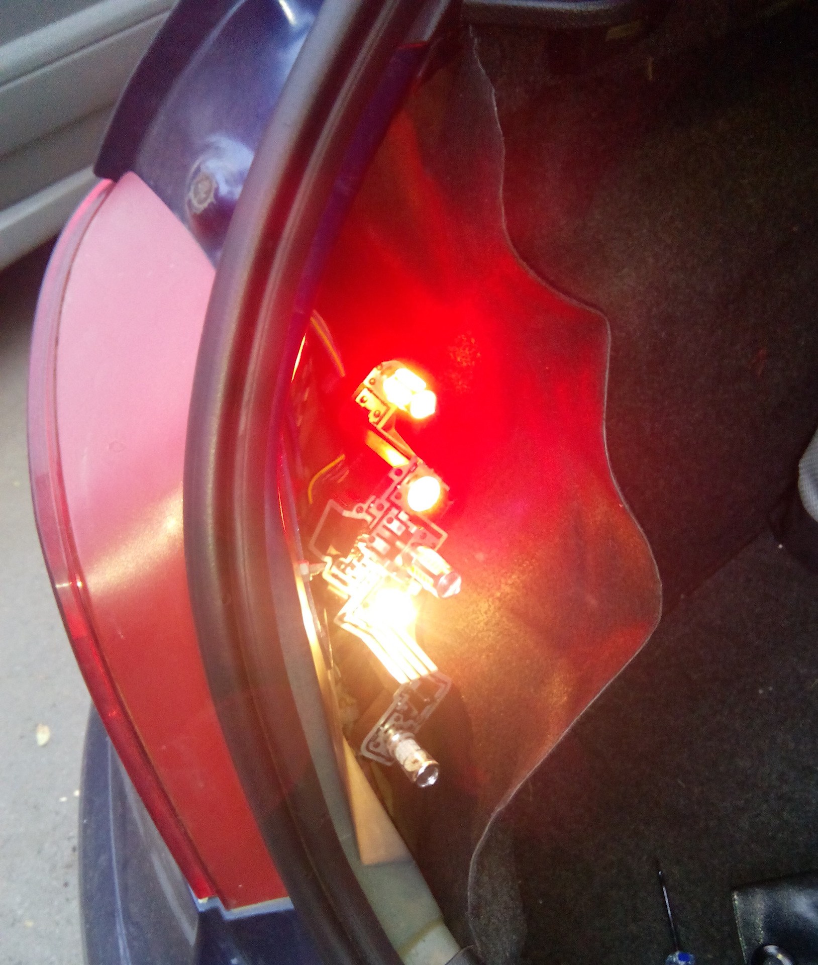 Как снять задний фонарь пежо 307 Установка LED ламп в задние фонари - Peugeot 307, 1,6 л, 2006 года тюнинг DRIVE2