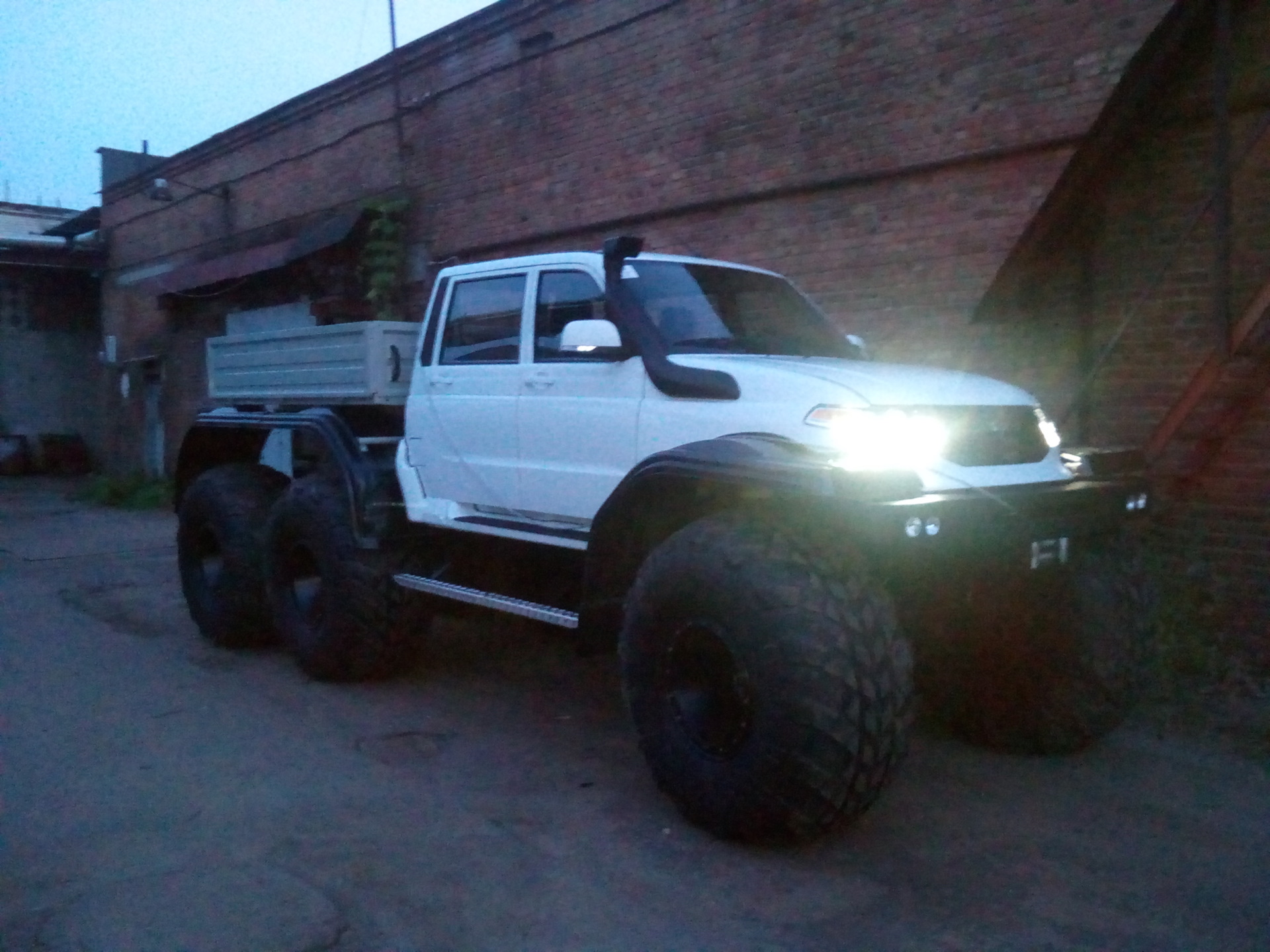 КАМАЗ Ямал 6x6