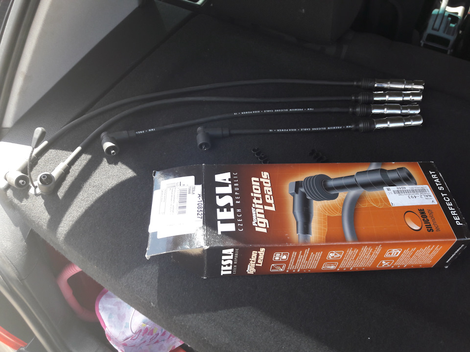 Замена высоковольтных проводов и свечей — Volkswagen Golf Mk4, 1,6 л ...