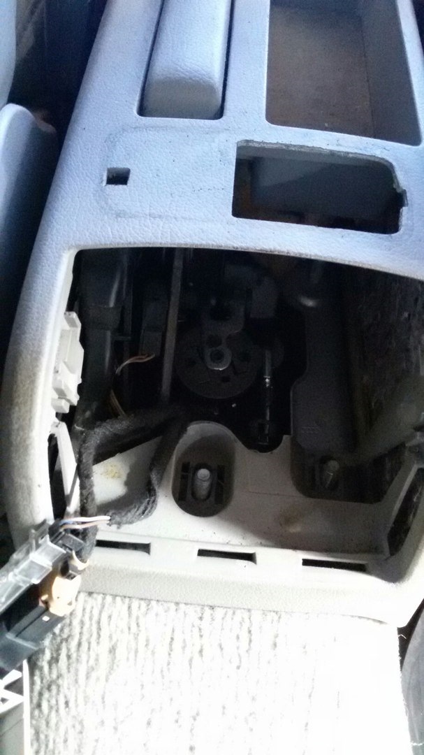 Замена тросиков ручника без снятия центральной консоли. Техосмотр ...