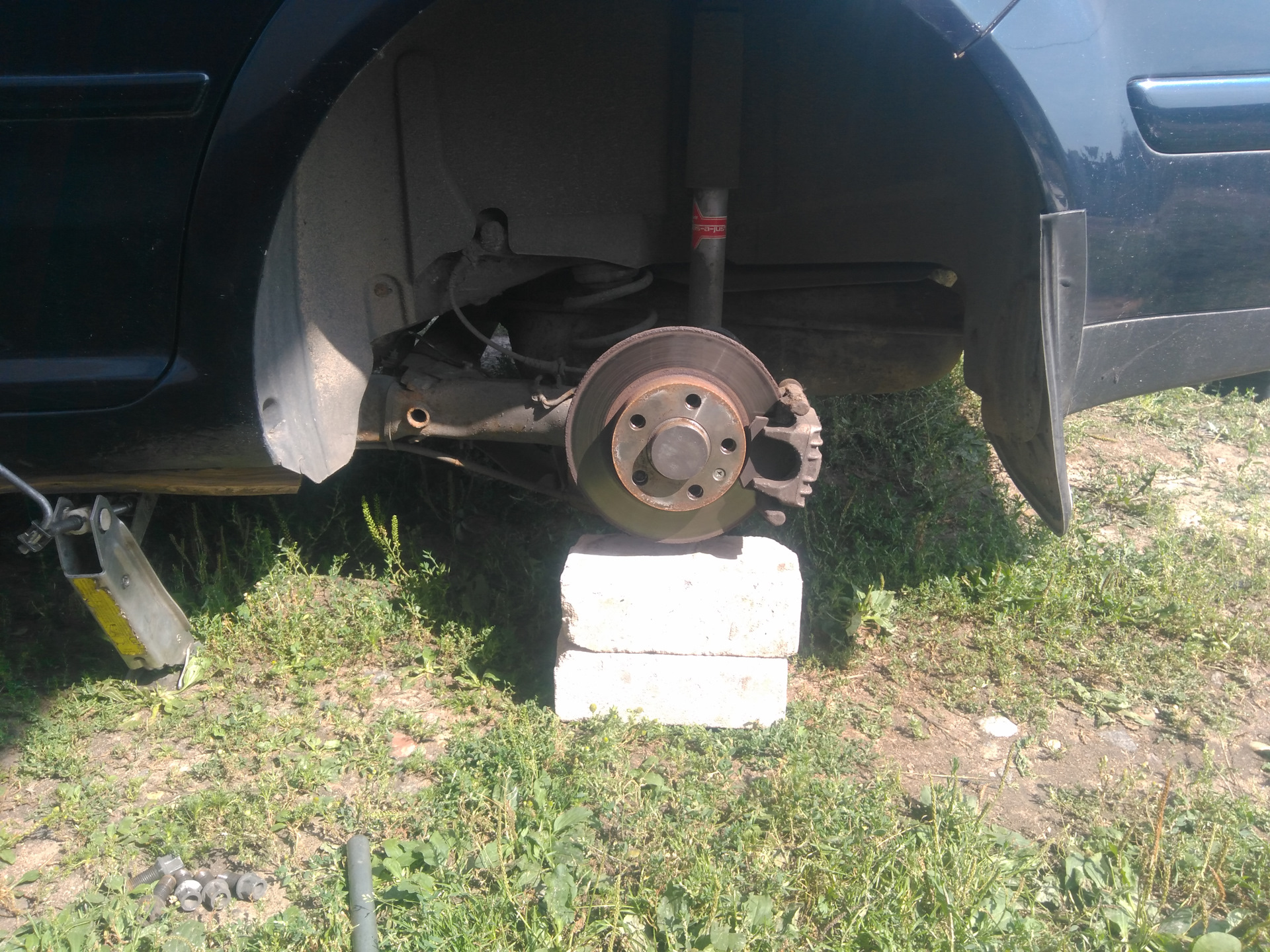 Пружины в суппорта, Ауди тема. — Volkswagen Jetta IV, 2 л., 2000 года ...