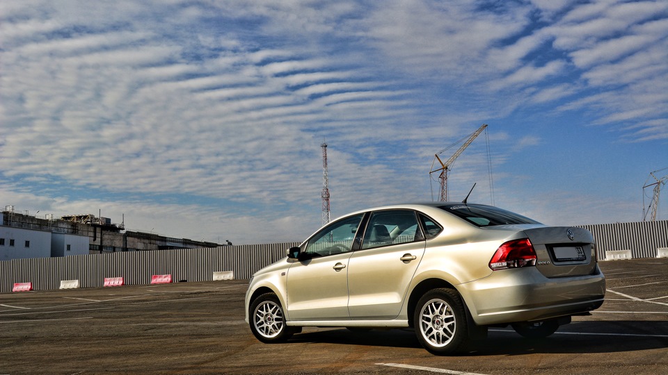Volkswagen Polo Sedan
