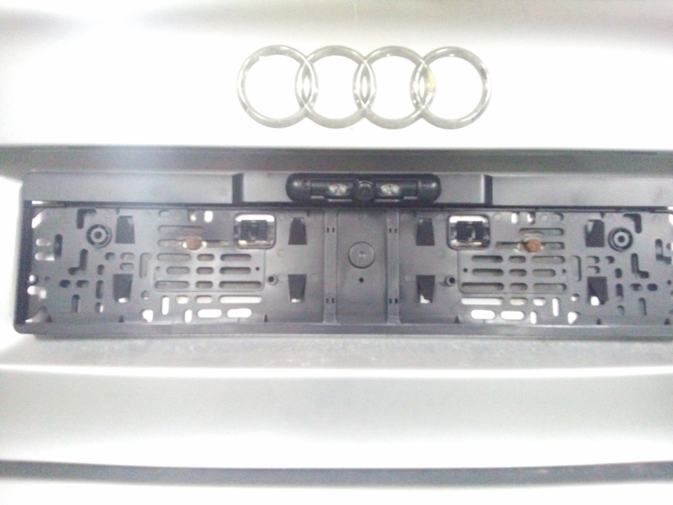 Камера заднего вида и зеркало с дисплеем — Audi A3 (8P), 1,6 л, 2004 ...