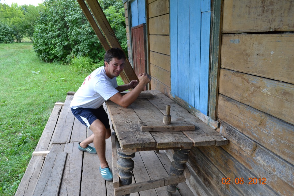 Вот так сельчане, коротают время… — Mitsubishi Pajero Sport (2G)