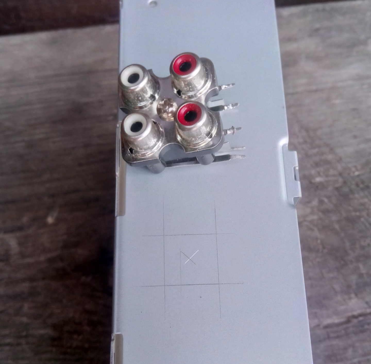 линейный выход на сабвуфер. Cd30 mp3 rca выходы. Pre out с выхода усилителя мощности схема. муз центры с выходом с линейным выходом. линейный выход на сабвуфер.