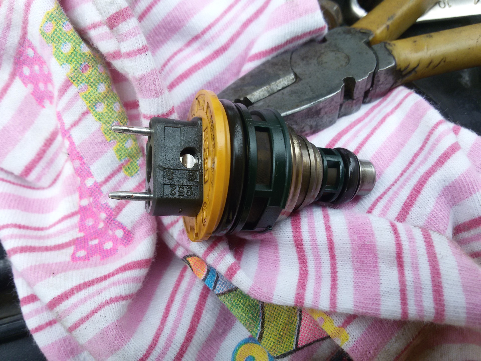 Форсунка моновпрыска volkswagen golf. Форсунка моновпрыска. 4. Форсунка моновпрыска гольф 2 ремкомплект. Форсунка моновпрыска passat b3 1.