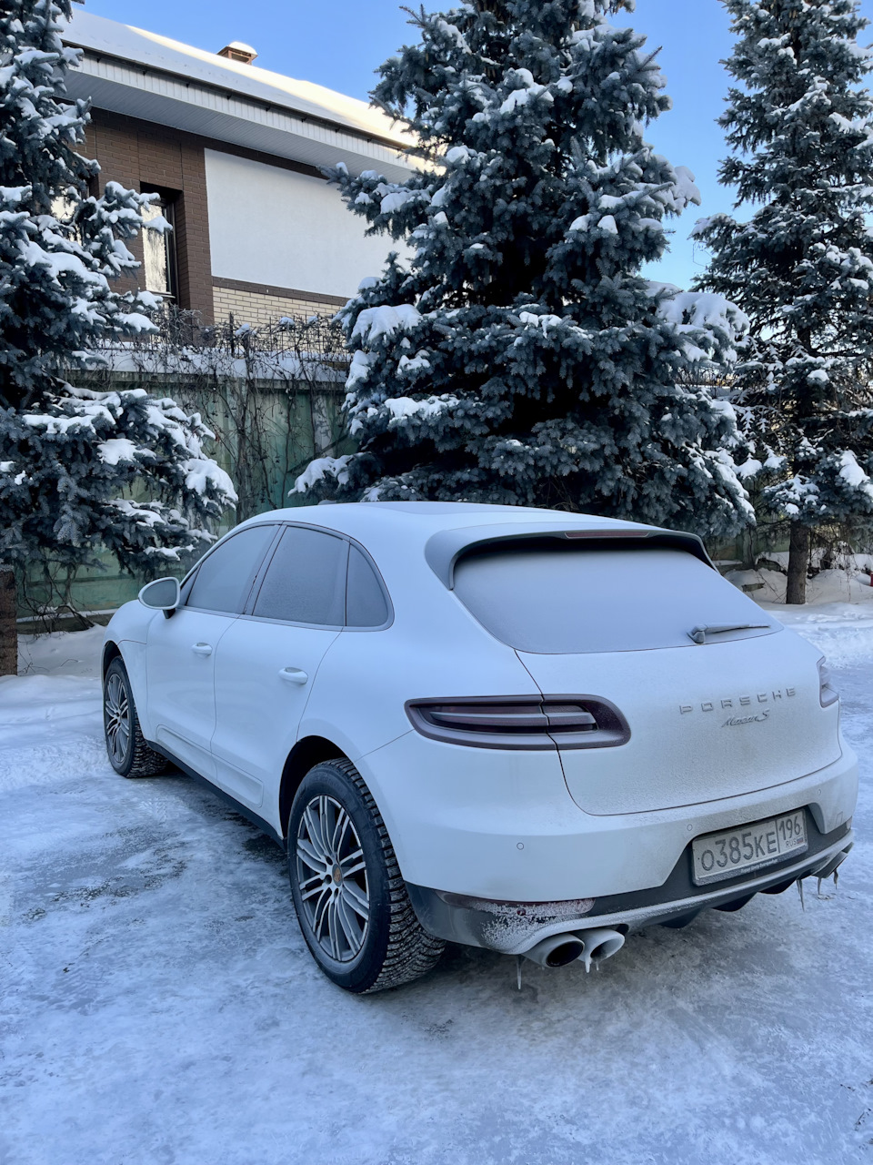 35 градусные морозы🥶Сломалась крышка бензобака🥲 — Porsche Macan, 3 л,  2014 года | поломка | DRIVE2