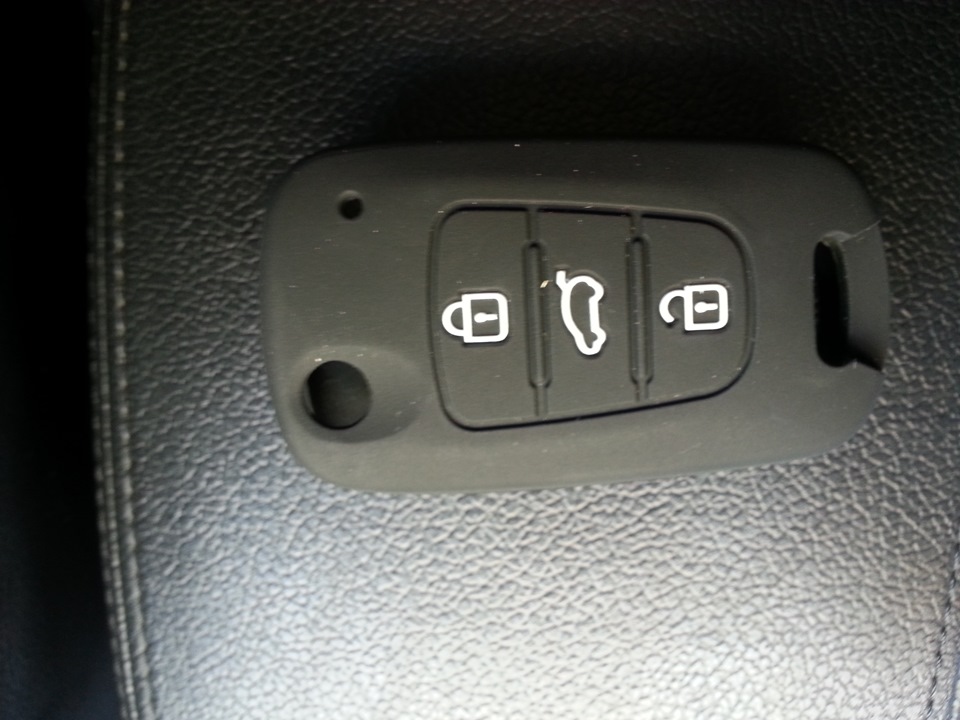 чехол на ключ — KIA Rio (3G), 1,6 л, 2013 года | аксессуары | DRIVE2