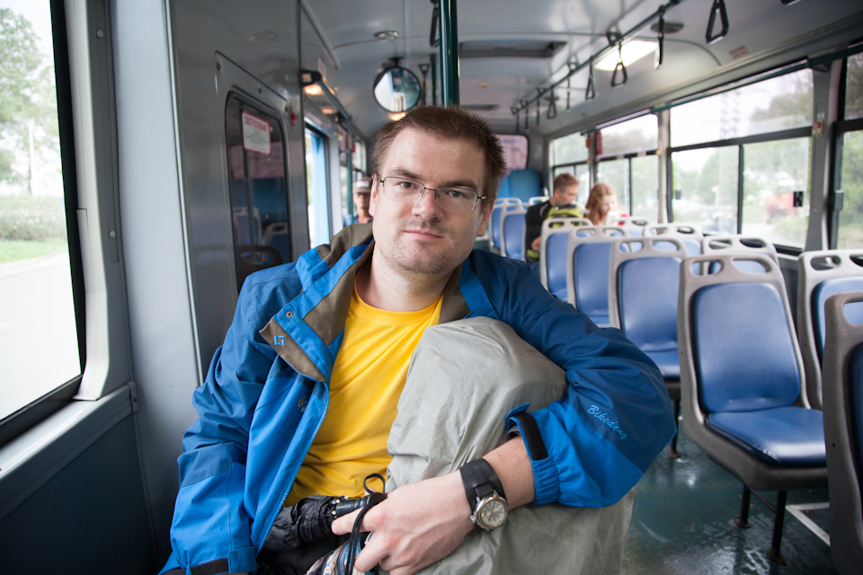 Сфоткай, типа в автобусе еду. — Toyota Crown (S130)