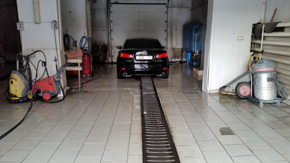 Защитная пленка на капот, бампер, крылья и фары. — Lexus IS II, 2,5 л ...