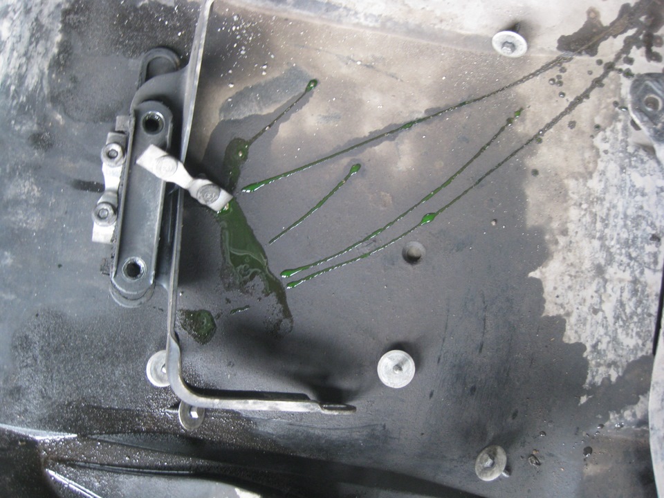 М275 Течь антифриза и масла из под ролика, Подскажите. — Сообщество ...